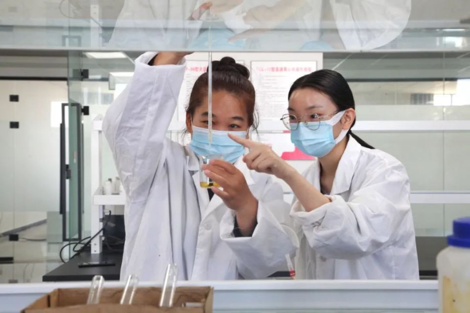 牢記囑托 奮楫前行 破繭成蝶開新局，產(chǎn)業(yè)騰飛正當(dāng)時(shí)——五家渠經(jīng)濟(jì)技術(shù)開發(fā)區(qū)生物技術(shù)開發(fā)邁向高質(zhì)量發(fā)展新征程